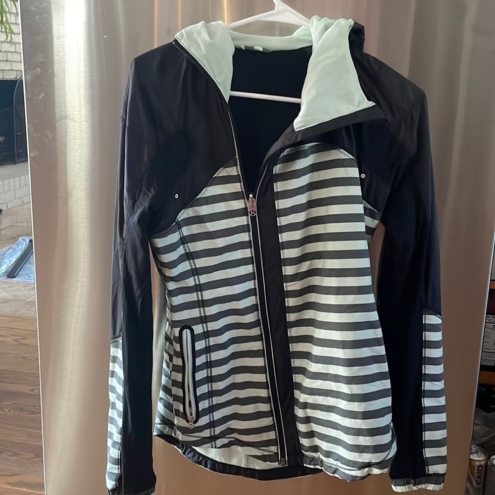 Lululemon lined rain coat